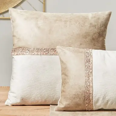 Cojin 45*45 con Pedreria Beige