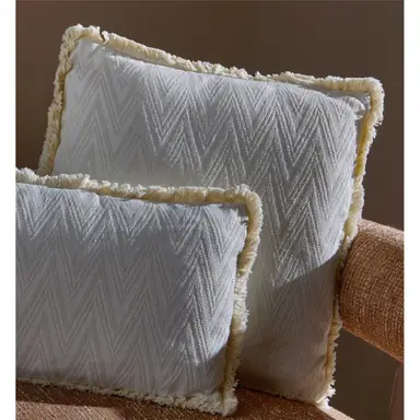 Cojin Cuadrado Beige con Flecos